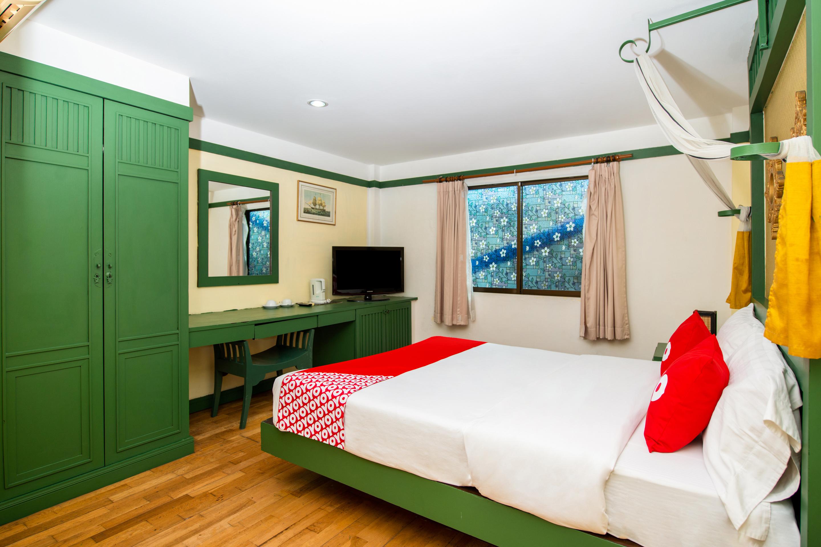 Oyo 255 The Ocean Hotel Patong Extérieur photo