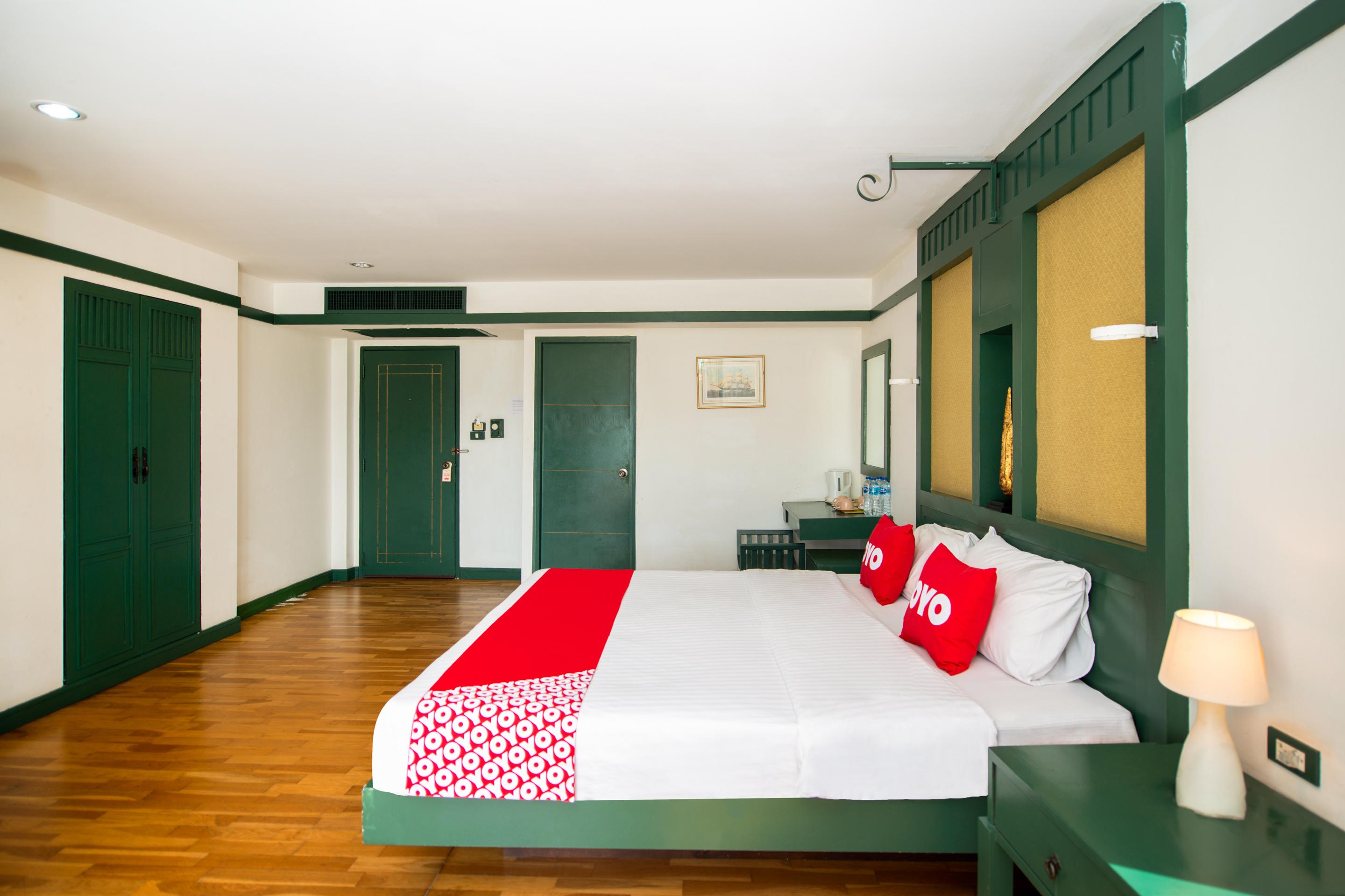 Oyo 255 The Ocean Hotel Patong Extérieur photo