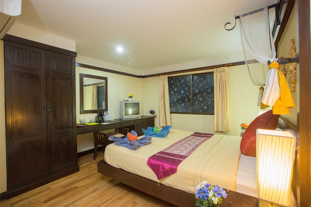 Oyo 255 The Ocean Hotel Patong Extérieur photo