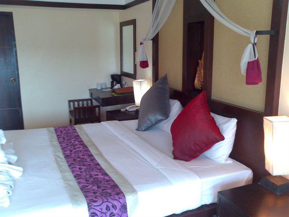 Oyo 255 The Ocean Hotel Patong Extérieur photo